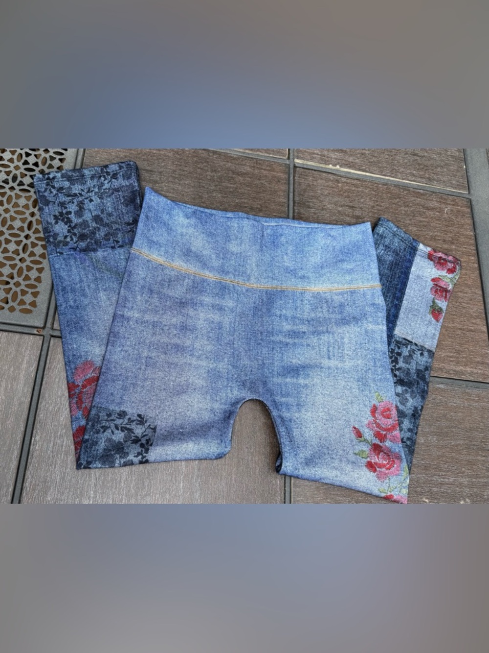 M. Rena Blue Patchwork Floral Capris - Picture 3 of 7
